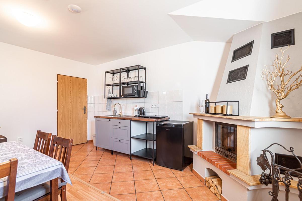 Penzion Vinarstvi W18 Velké Bílovice Dış mekan fotoğraf